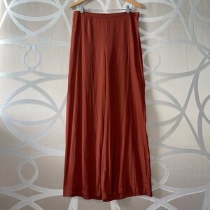 Elegant bronze pants